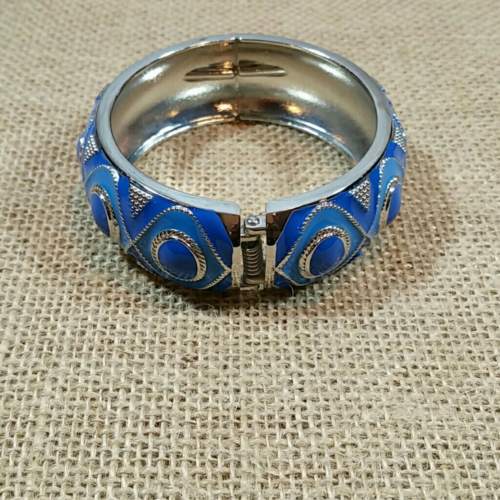 Spring Street Hinged Bangle Bracelet - Picture 3 of 3